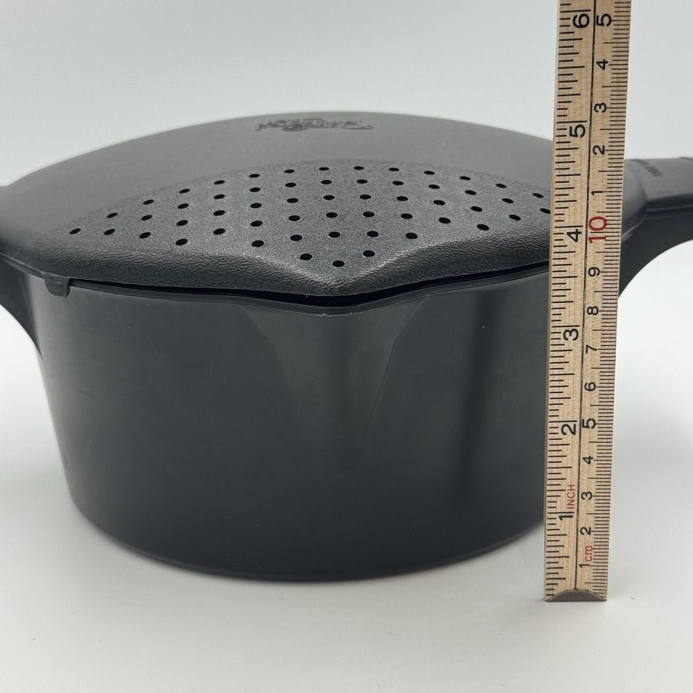 Pampered Chef Large 8 Cup 2 Qt Micro Cooker Microwave Steamer Strainer Lid Black - Picture 2 of 7